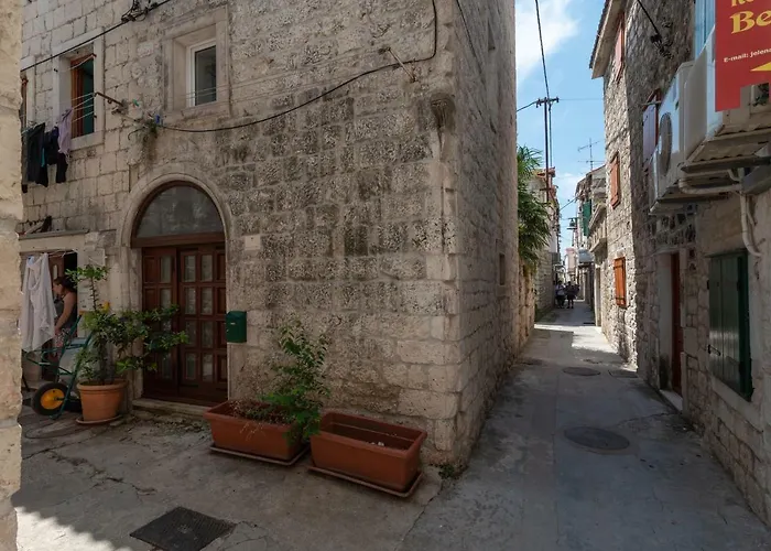Skuribanda * Trogir